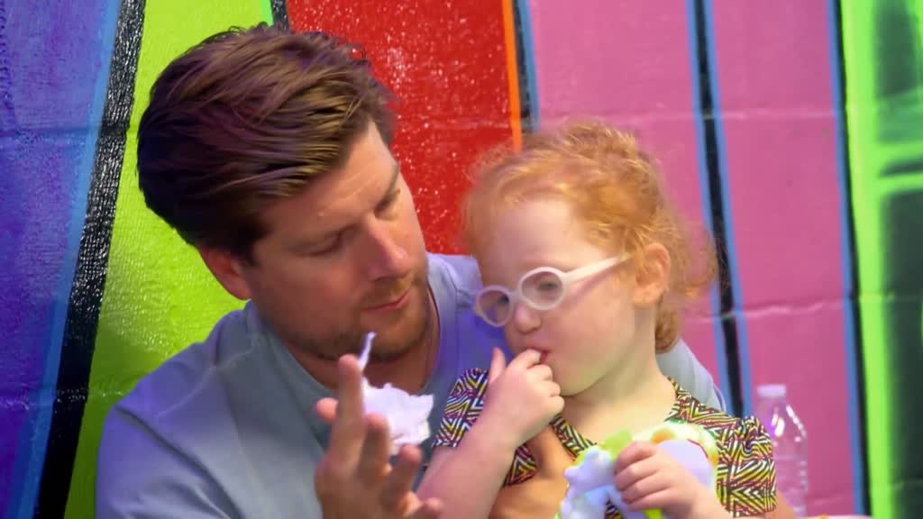 Kalabalık Aile İzle 4. Sezon 8. Bölüm TLC